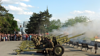 Počasna paljba povodom Dana Vojske Srbije