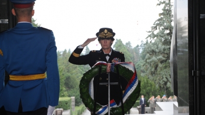 Генерал Ашенхерст положила венац на Споменик незнаном јунаку