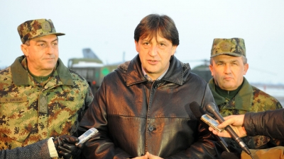 Министар Гашић обишао дежурне јединице на аеродрому Батајница и у Зуцама