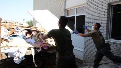 Vojska nastavlja da pomaže u Obrenovcu