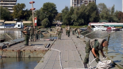 Disassembling the Pontoon Bridge