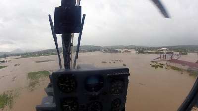 Fotografije poplavljenih područja iz helikoptera Vojske Srbije