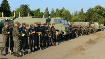 Vojska nastavlja posao u Obrenovcu
