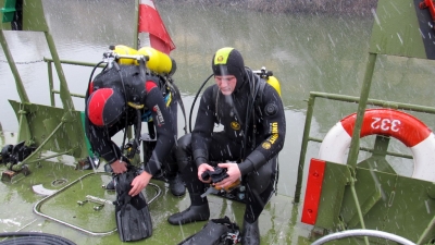 Winter Scuba Diving Training of River Flotilla