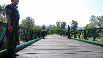 Minister Šutanovac and General Miletić open the bridge at Mazarać village near Vladičin Han