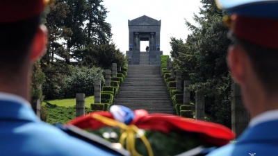 Laying wreaths on the occasion of the Day of Serbian Armed Forces