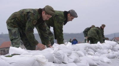 Pripadnici Vojske Srbije pomažu u svim ugroženim opštinama