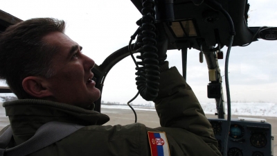 Vojska i danas deblokira puteve i evakuiše građane zavejane u snegu