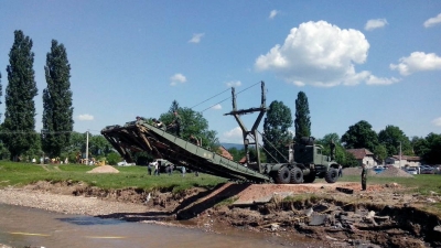 Postavljanje mosta u opštini Ražanj