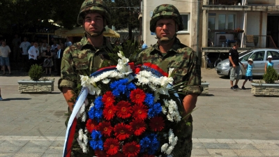 Delegacija Ministarstva i Vojske položila venac na spomenik vojvodi Mišiću