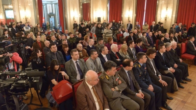 Specijalna plaketa „Najplemenitijeg podviga godine“ zastavniku Pašiću