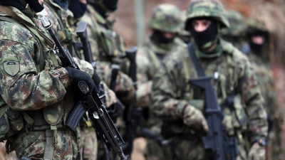 Minister Vulin Visits Members of the 63rd Parachute Battalion