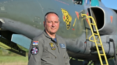 Командант 241. ескадриле потпуковник Саша Стојиљковић