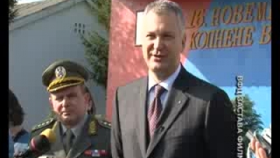 Answering reporters questions-equipping the army 