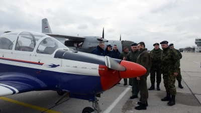 Министар одбране обишао Центар за летна испитивања на аеродрому Батајница