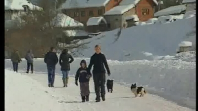 Достава хране хеликоптером Војске Србије
