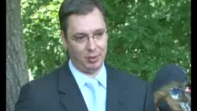 Ministar Vučić sa pripadnicama Vojske Srbije