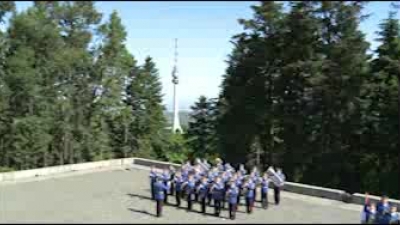 General Diković laid a wreath on the Monument of a Unknown Hero