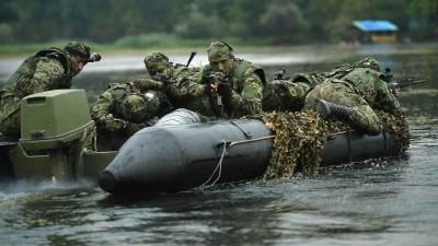 Visiting Army Reconnaissance Units