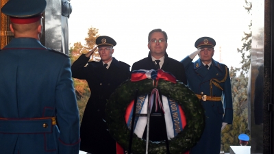 Laying Wreath on Avala on Occasion of Statehood Day
