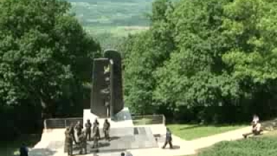 Polaganje venaca na Spomenik sovjetskim ratnim veteranima