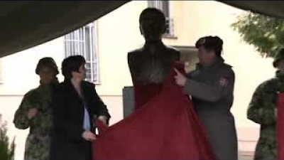 Revealing the bust of Radovan Medić